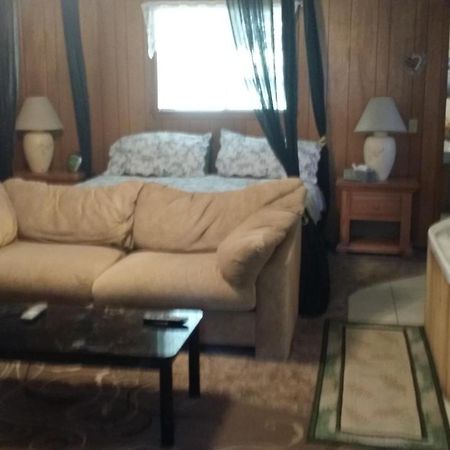 Greer Point Trails End Cabins Номер фото