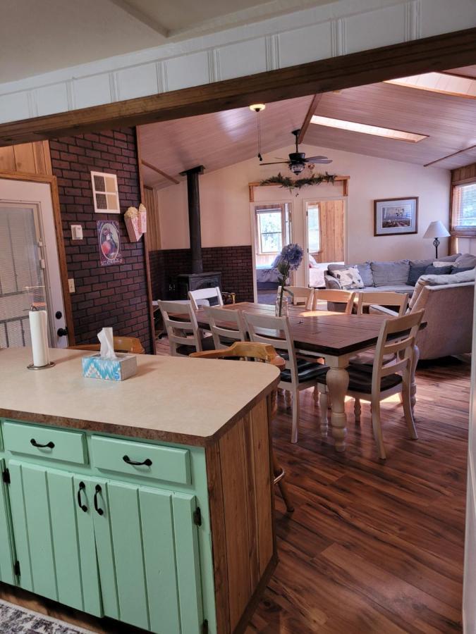 Greer Point Trails End Cabins Экстерьер фото