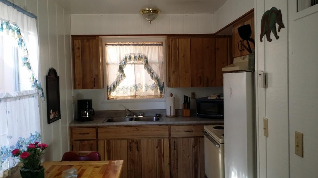 Greer Point Trails End Cabins Экстерьер фото